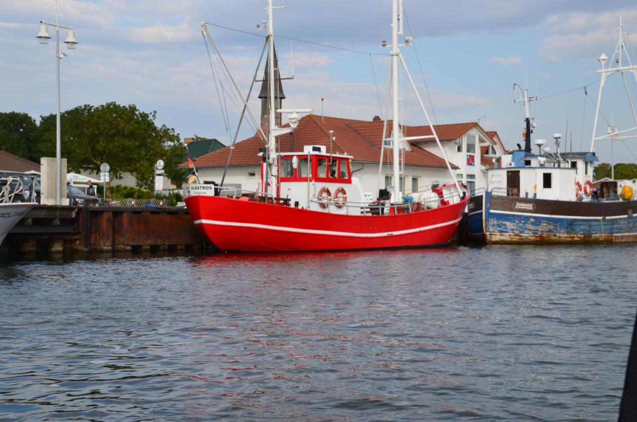 Reetferienhaus - Schaprode Hafen Eksteriør billede