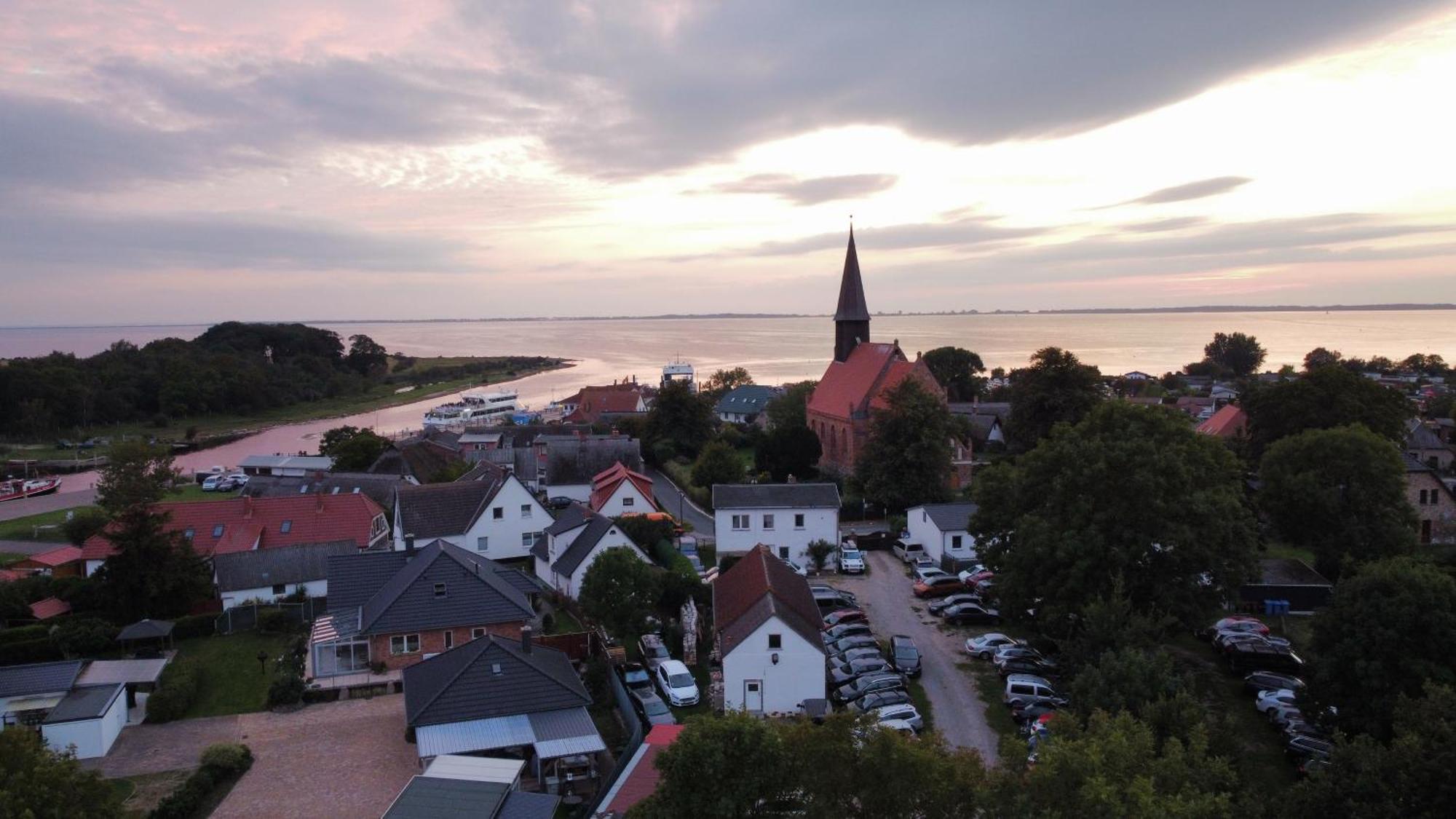 Reetferienhaus - Schaprode Hafen Eksteriør billede